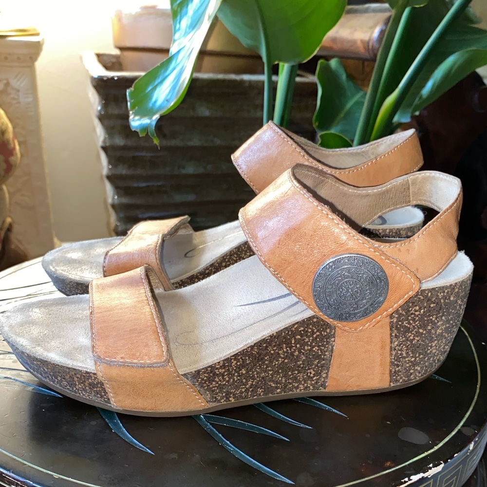 Abeo Leather Wedge Sandals